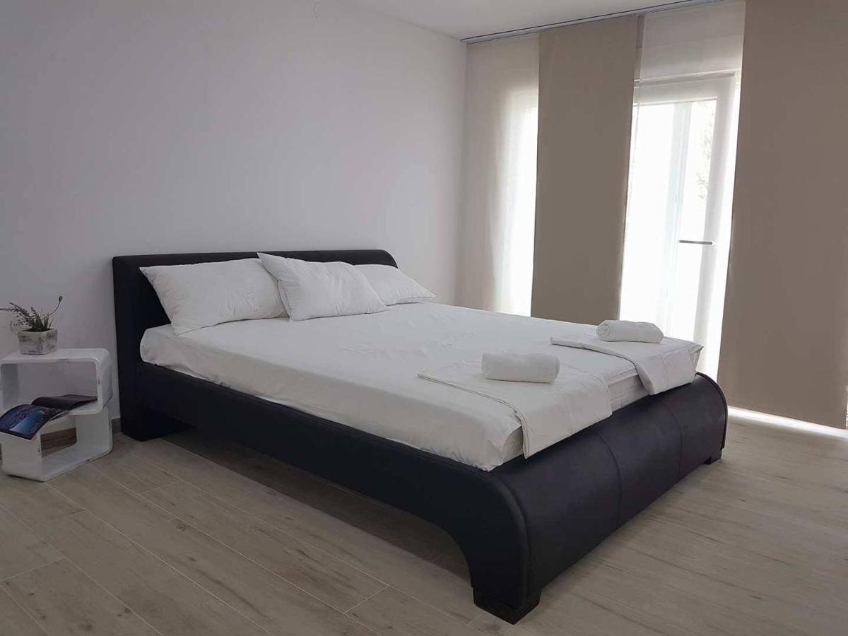 Rooms Lanterna Metajna Εξωτερικό φωτογραφία